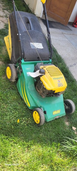 Mașina de tuns iarba Okay