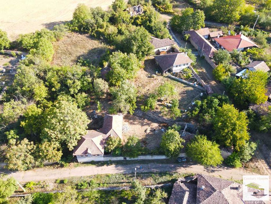 116196 Частично реновирана къща в с.Церова Кория, 15 км. от В. Търново