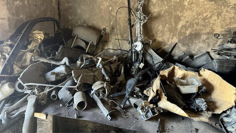 БМВ 728 продам по запчастям