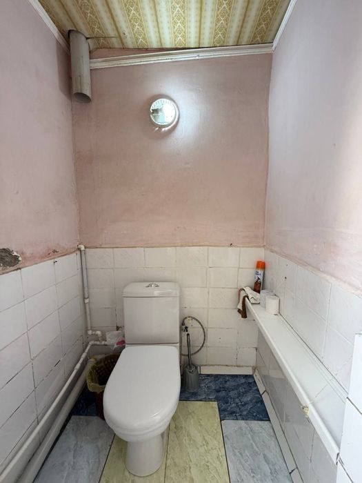 2 sotixli tayyor hovli ko‘plab jihozlari bilan birga sotiladi.