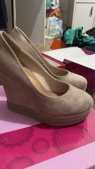 Продам обувь в отличном состояние