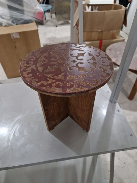 Табуретки детские с орнаментом.