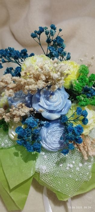 Букети от соев восък и керамични комплекти със свещ