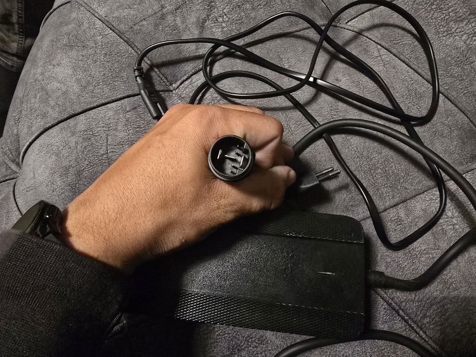 Încărcător bicicletă electrică