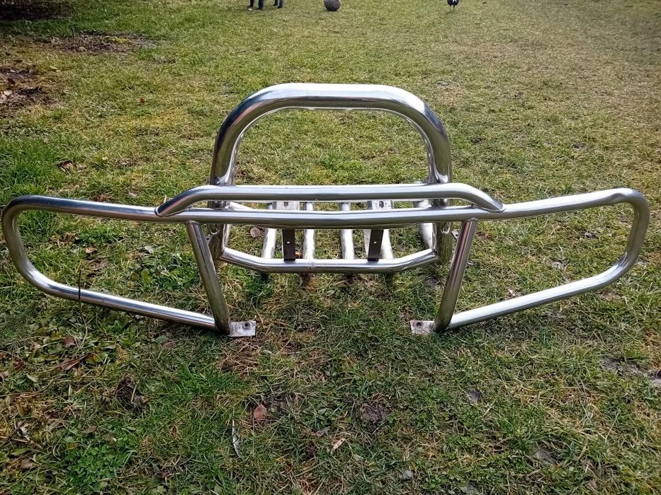 Vând Bullbar din inox Suzuki