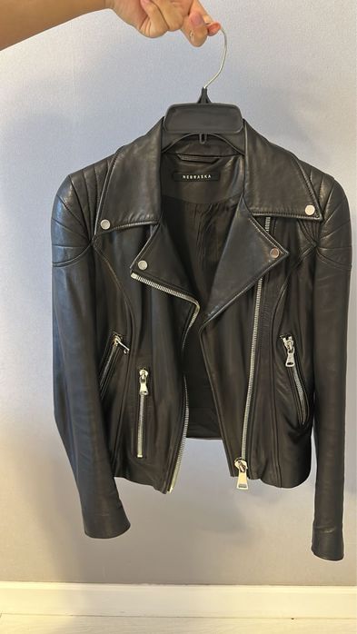 Коженная куртка.