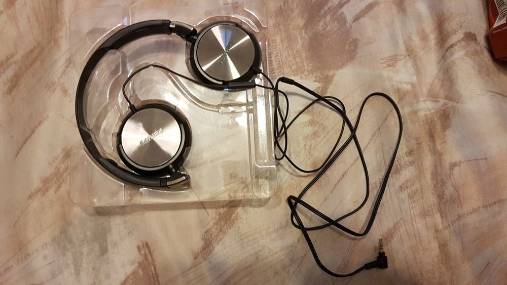 Слушалки с микрофон Philips