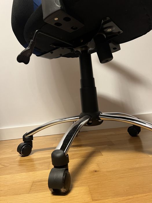 scaun gaming albastru