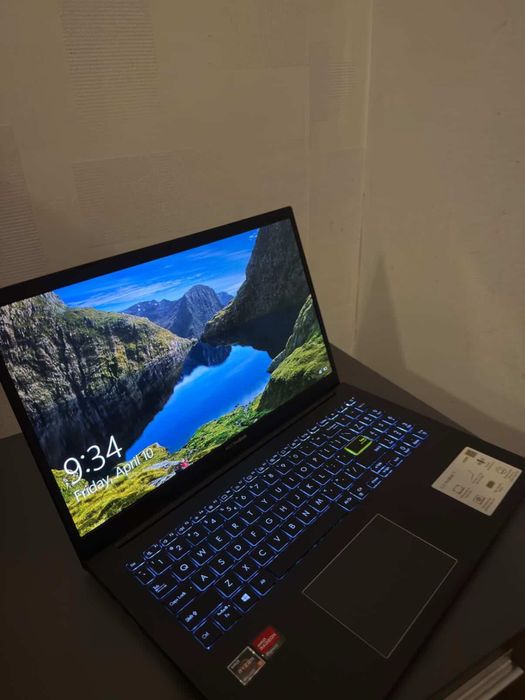 ASUS VivoBook 15 / Ryzen 5 5500U / 8GB / 256GB SSD / 1.7kg / Premium Features