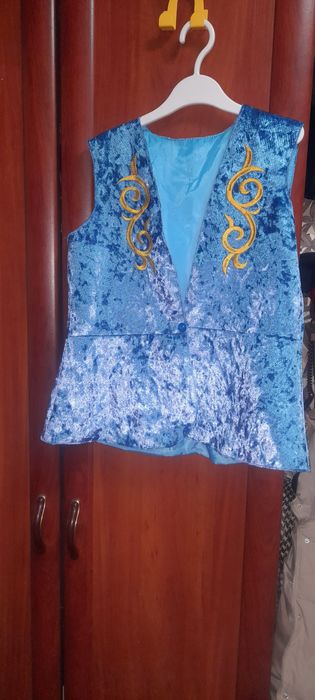 Продам нац.жилетку до 11 лет