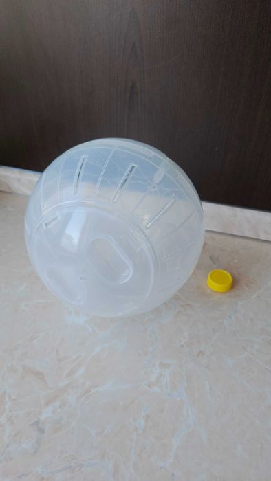 Прогулочный шар для хомяка. Диаметр - 18см.