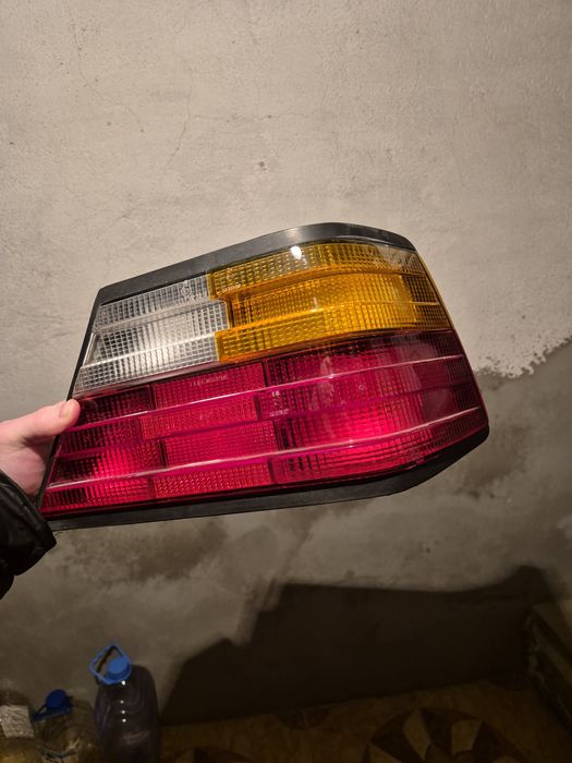 Фонари 124 мерседес