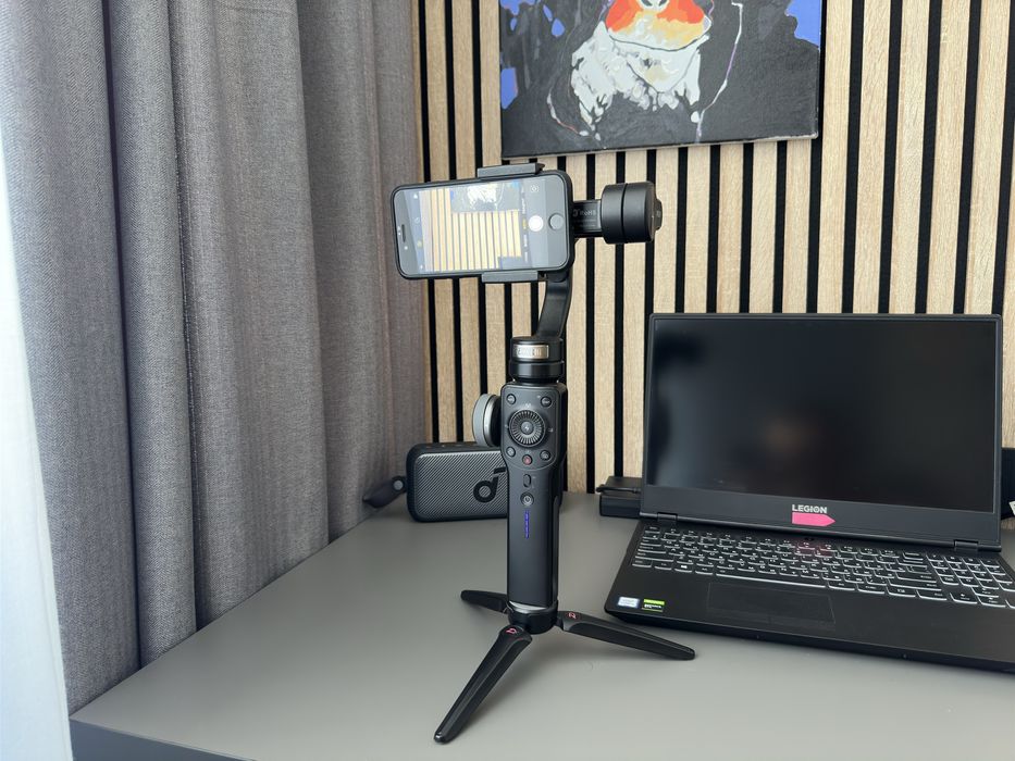 Zhiyun Smooth 4 — стабилизатор для смартфона