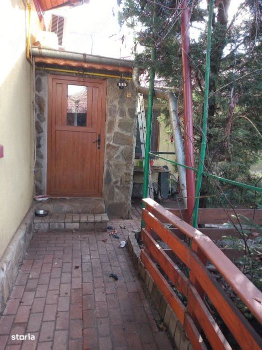 Casa cu 3 dormitoare si curte de 60 mp in Brancoveanu, 183 mp teren