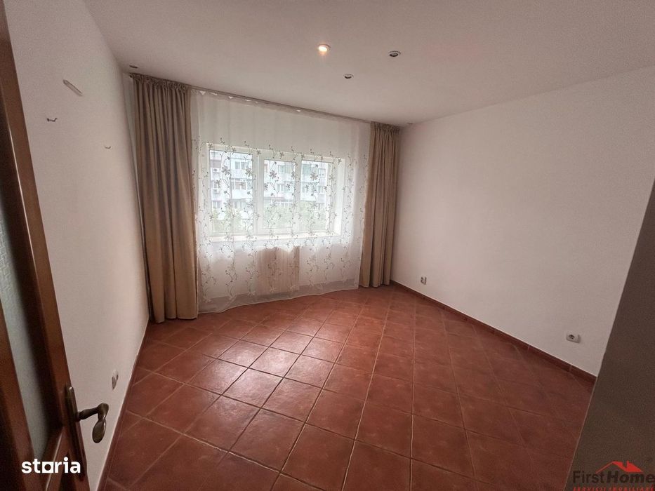 Apartament cu 2 camere de vanzare, zona centrala (Capela)