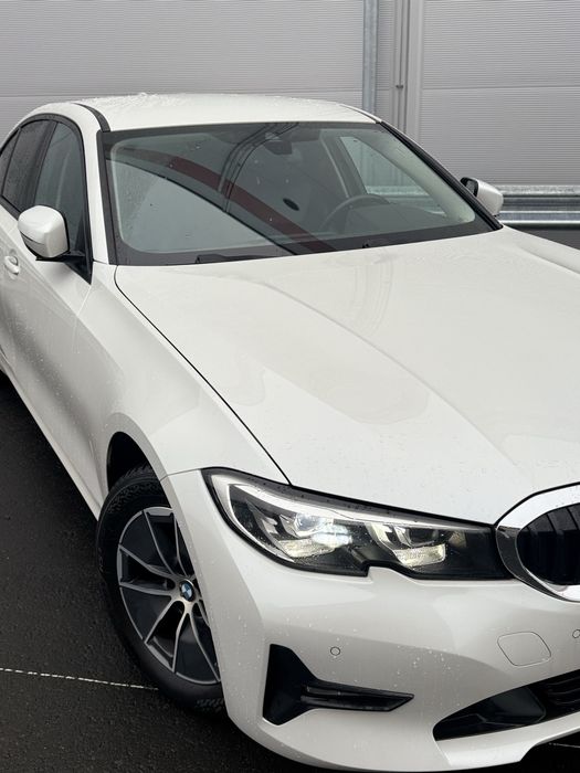 BMW 318D Mild Hybrid | 11/2020 Distronic  LED | Apple CarPlay
