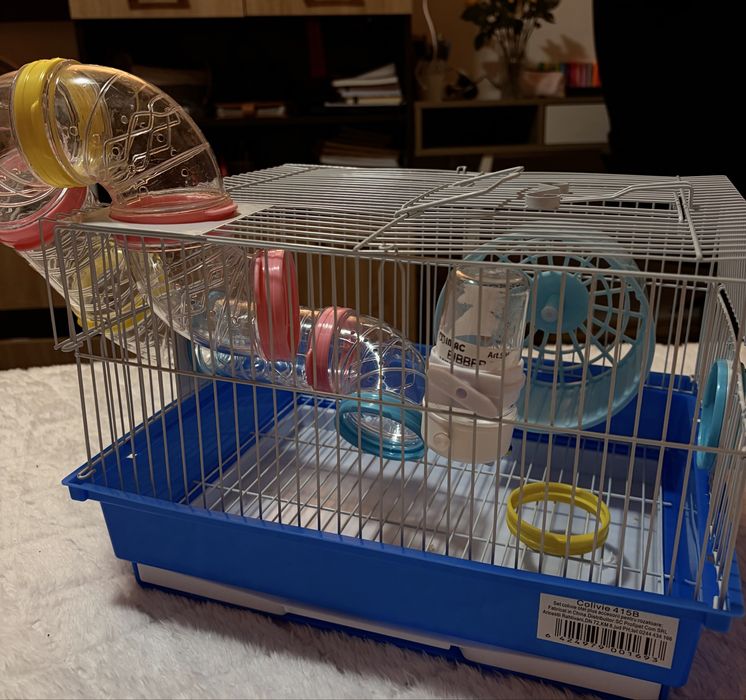 Cușcã pentru hamster + 2 bilã/sferã pentru hamster.