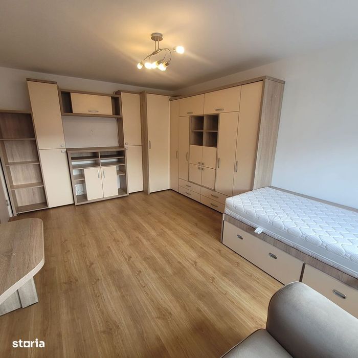 Vand apartament cu 3 camere Centrul Civic, Strada Toamnei