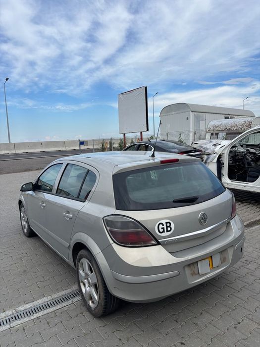 Dezmembram Opel Astra H 1.3 diesel din 2008
