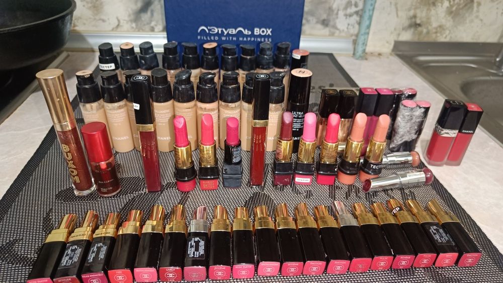 Тональные /помады фирмы Chanel