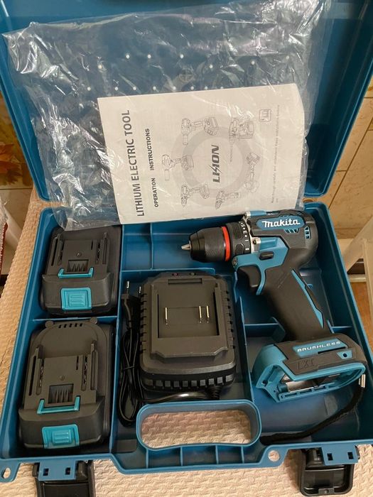 Бұрағыш.. Шуруповерт с набором насадок