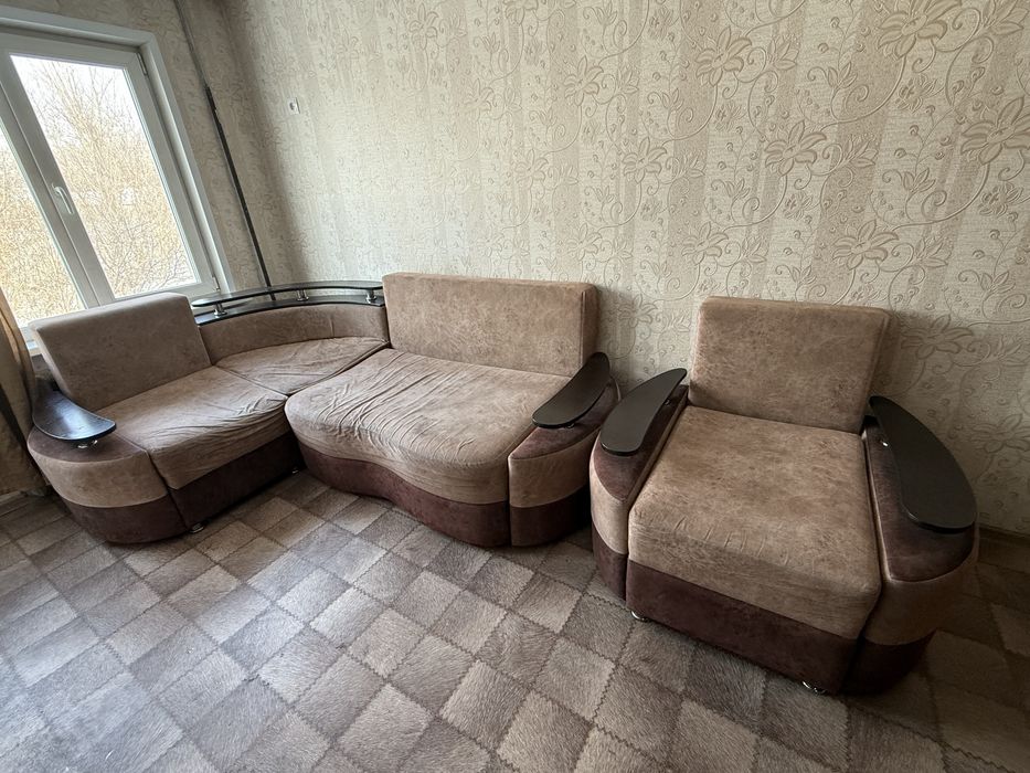 Продам диван,шкаф,письменный стол-10000тг