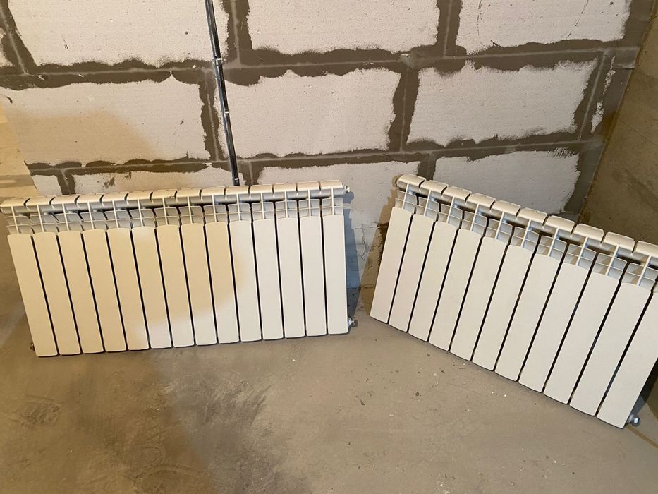 Продаются 2 шт батареи