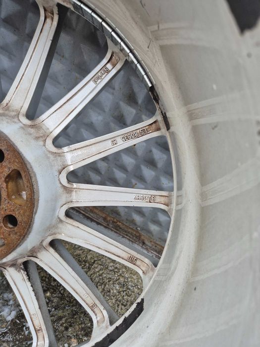 Djanti s  hubavi gumi