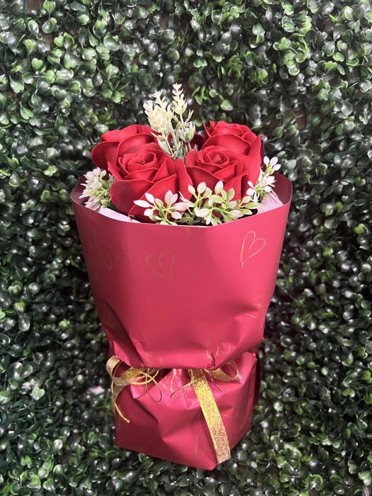 Букет от глицеринови сапунени рози