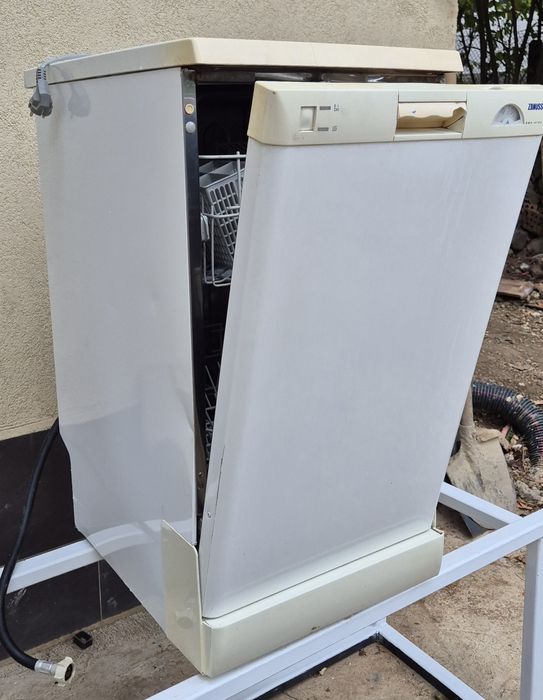 Миялния ZANUSSI свободно стояща