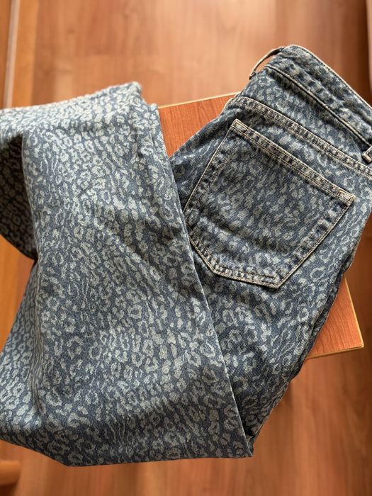 Джинсы с леопардовым принтом Pull&Bear