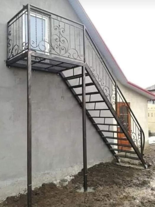 Scara metalica de exterior