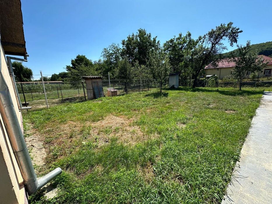 Spatiu comercial+teren