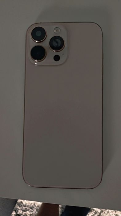 Smartphone Nou Auriu