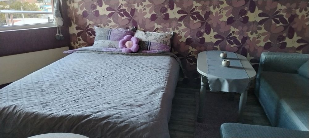 Давам под наем боксониера