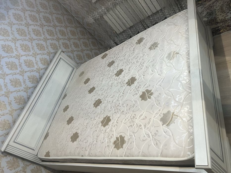 Кровать двухспальная