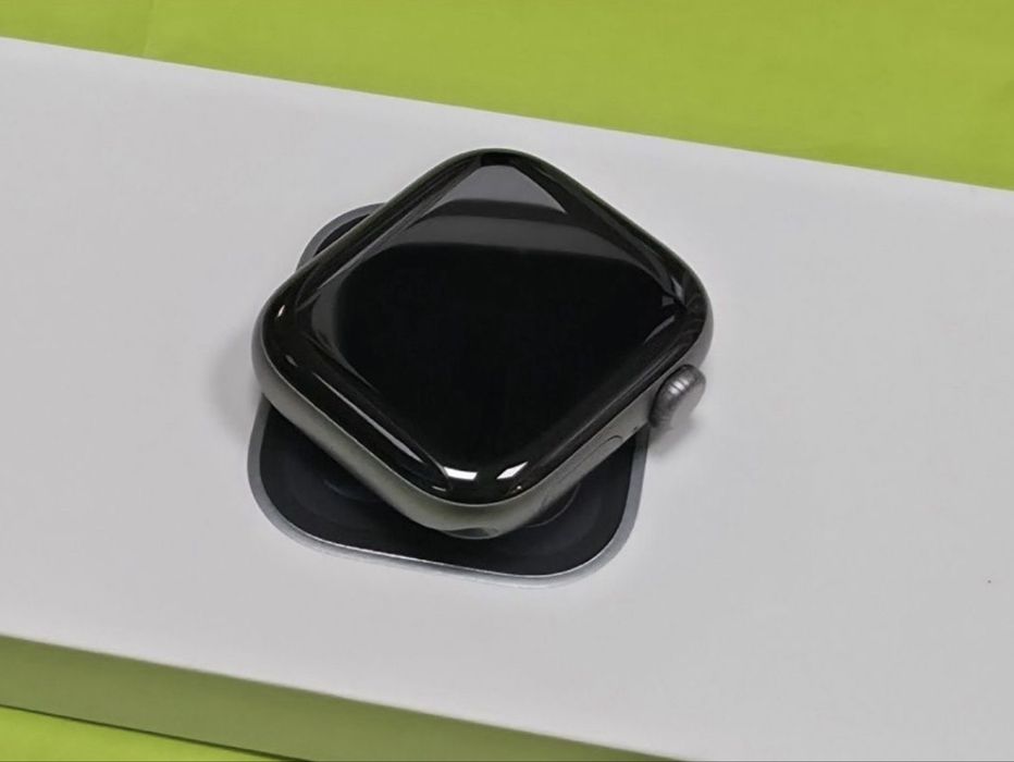 КАТО НОВ 42mm Apple watch 11 GPS Гаранция Yettel 3г. 2029 Space Gray / Black