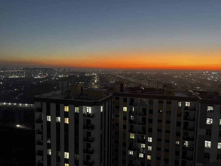 Продам своб квартиру Сергели Чоштепа метро 17 этажки от метро 200 м