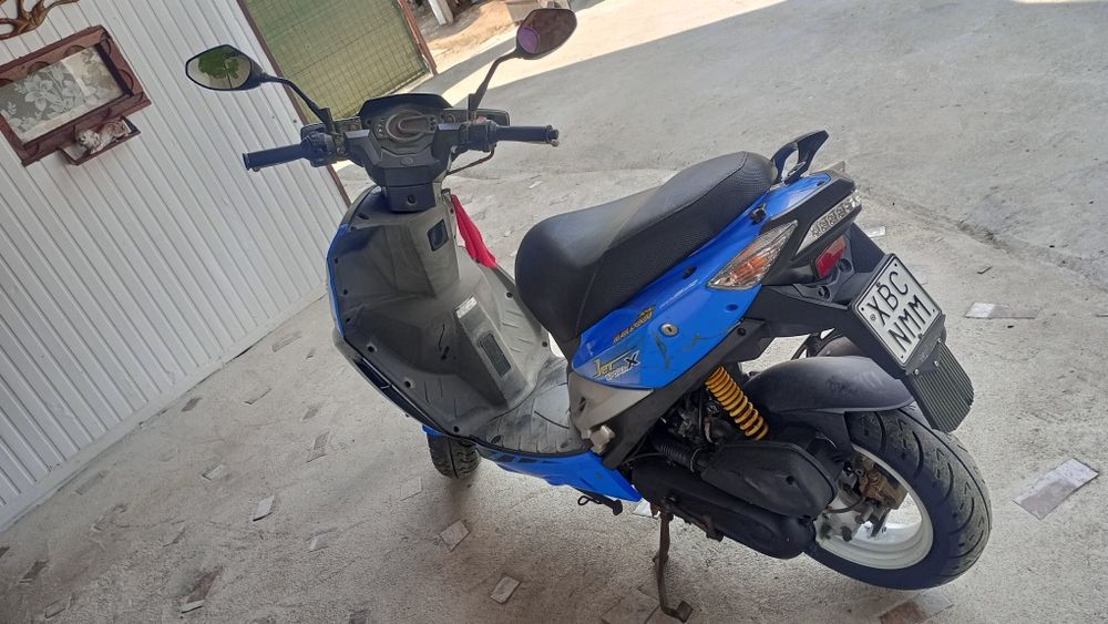 Vând scuter in stare buna de funcționare