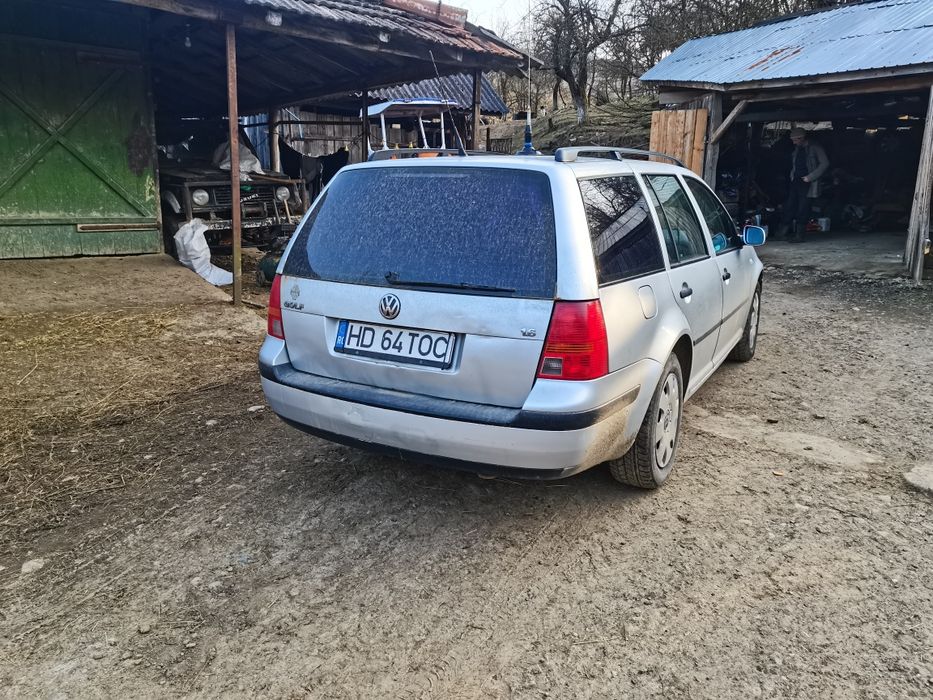 Vând golf 4 în stare de funcționare