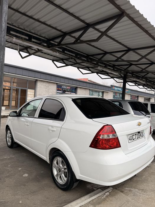 Nexia 3 sotiladi 2 pazitsiya