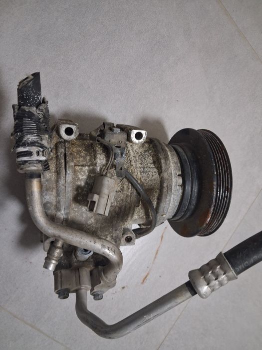Продам компрессор на тойота карина е