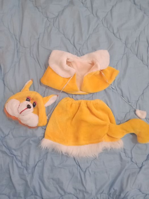 Продам платье девочке на 3-5 лет