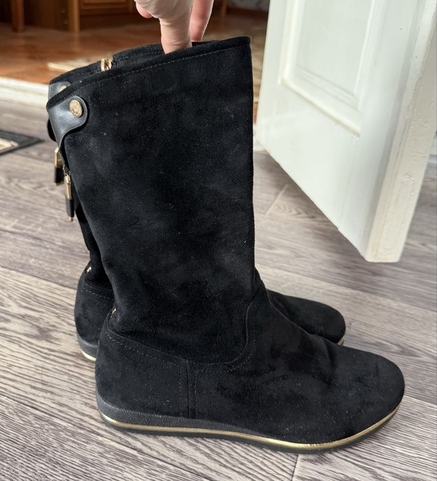 Женские замшевые сапожки