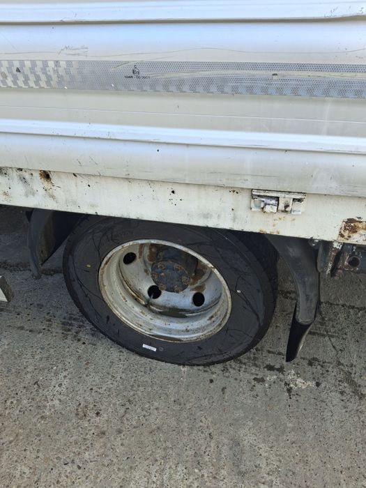 NISSAN Atleon camion