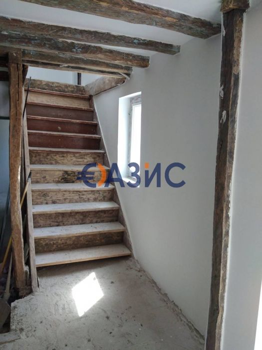 2-етажна къща 170 кв. м. с двор 865 кв. м. В С. Извор, обл. Бургас,