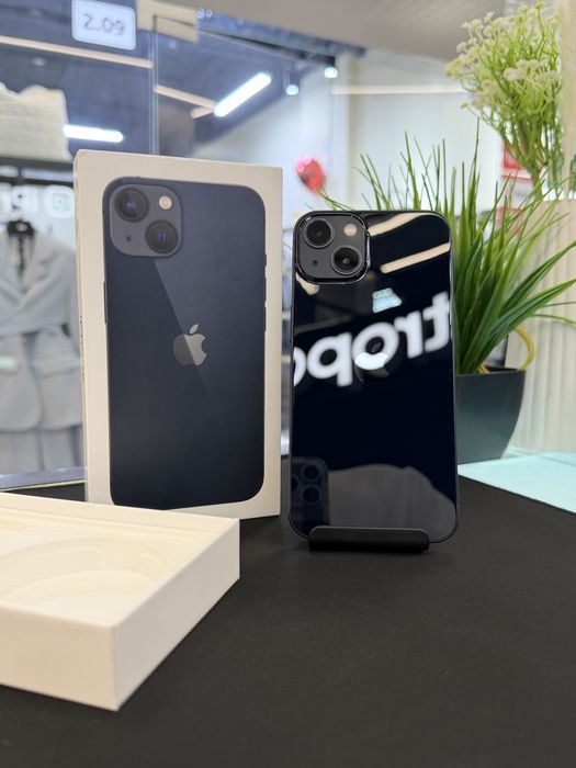 Продам iPhone 13 256GB Black