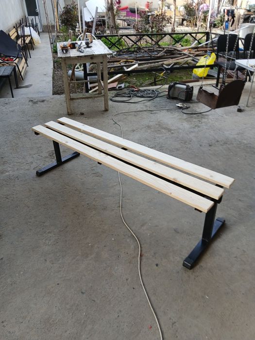 Подаётся скамейка