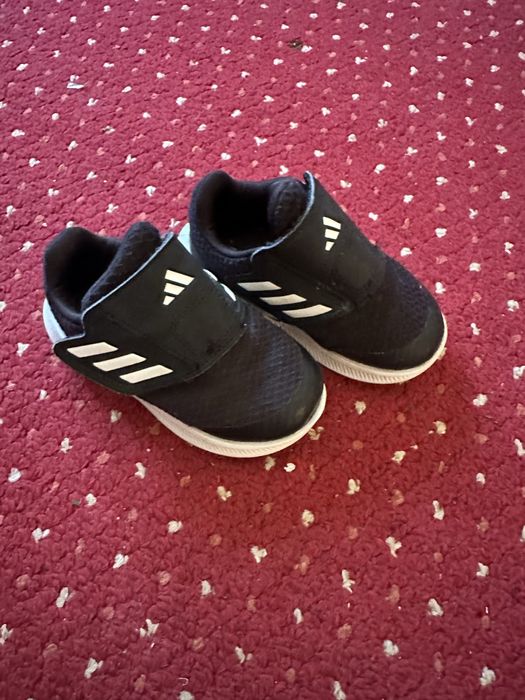 Adidasi mar 21 baieti
