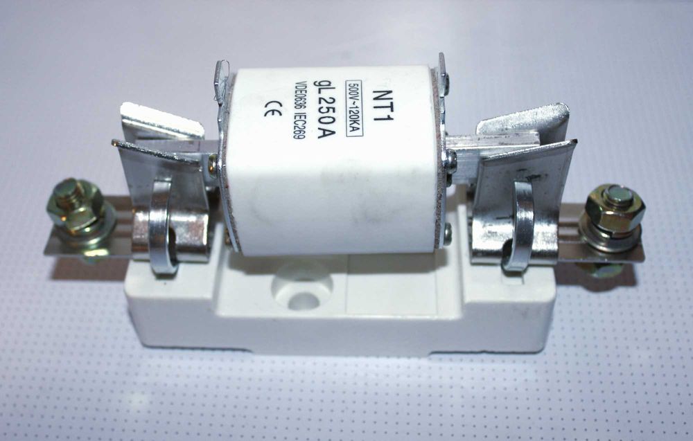 Предохранители 250А фарфоровые